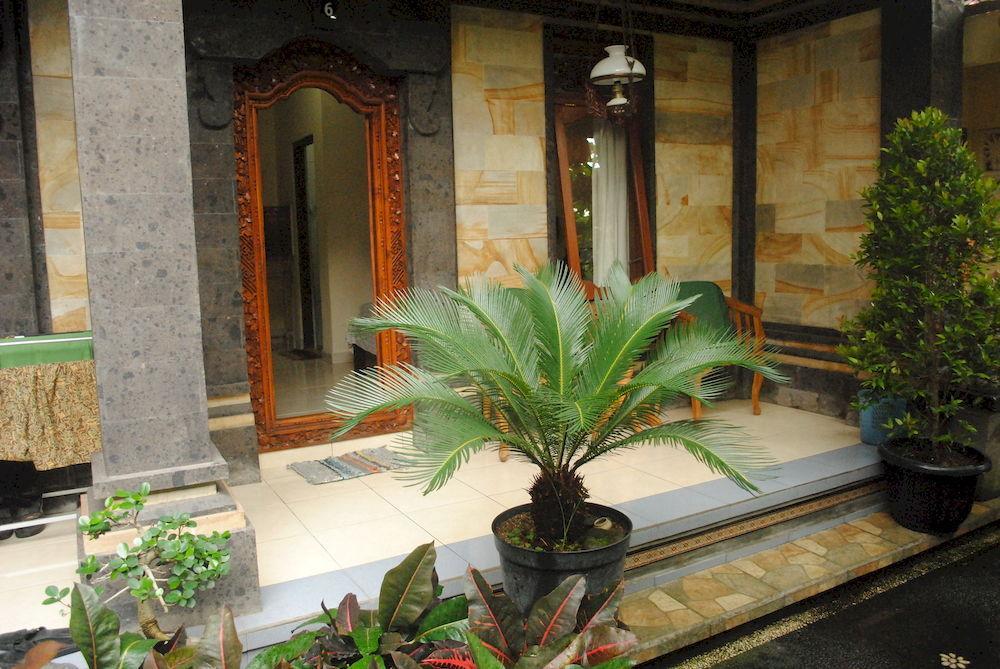 Jangkrik Homestay Ubud Buitenkant foto