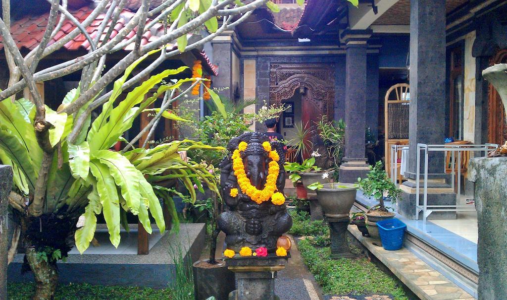 Jangkrik Homestay Ubud Buitenkant foto