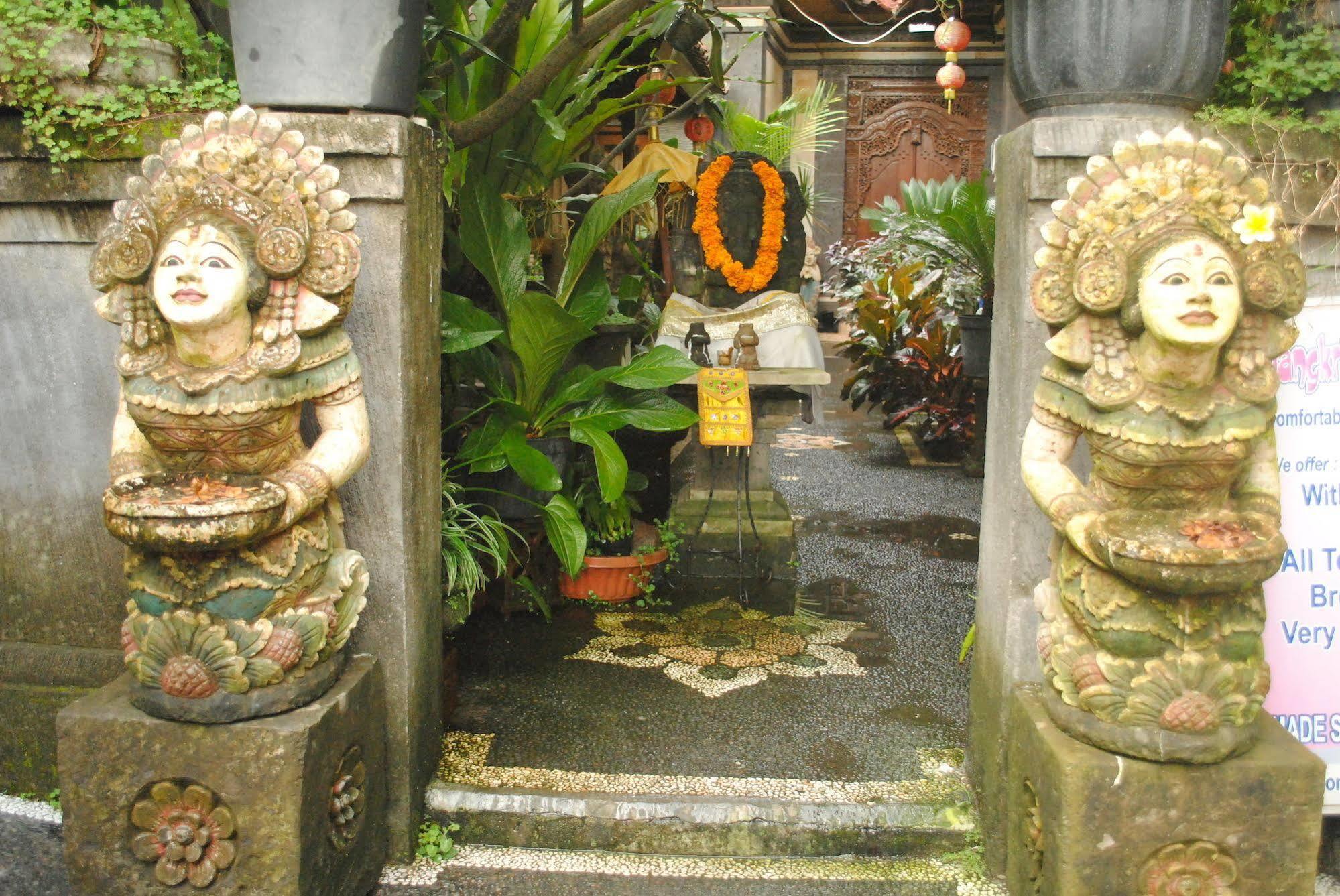 Jangkrik Homestay Ubud Buitenkant foto