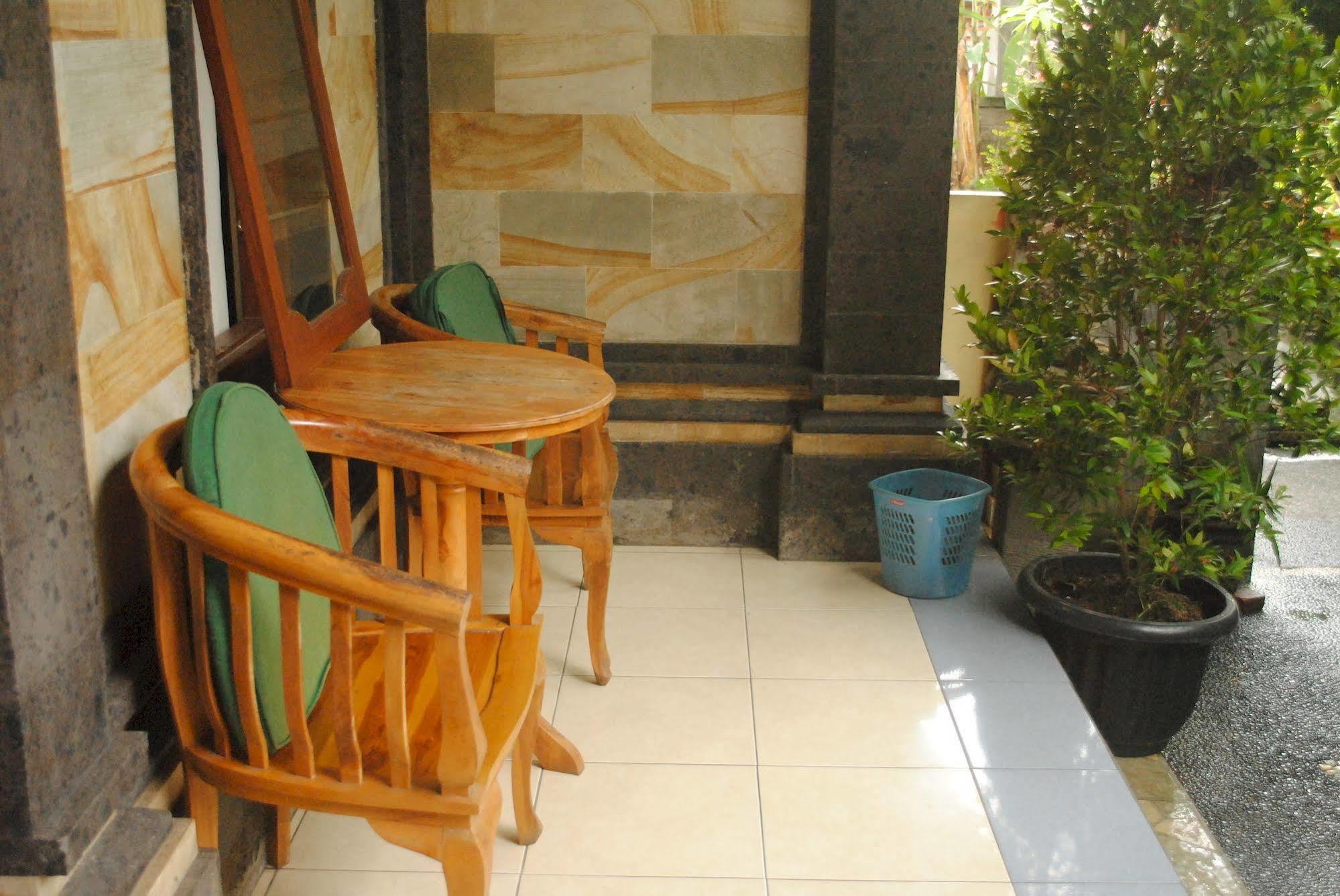 Jangkrik Homestay Ubud Buitenkant foto