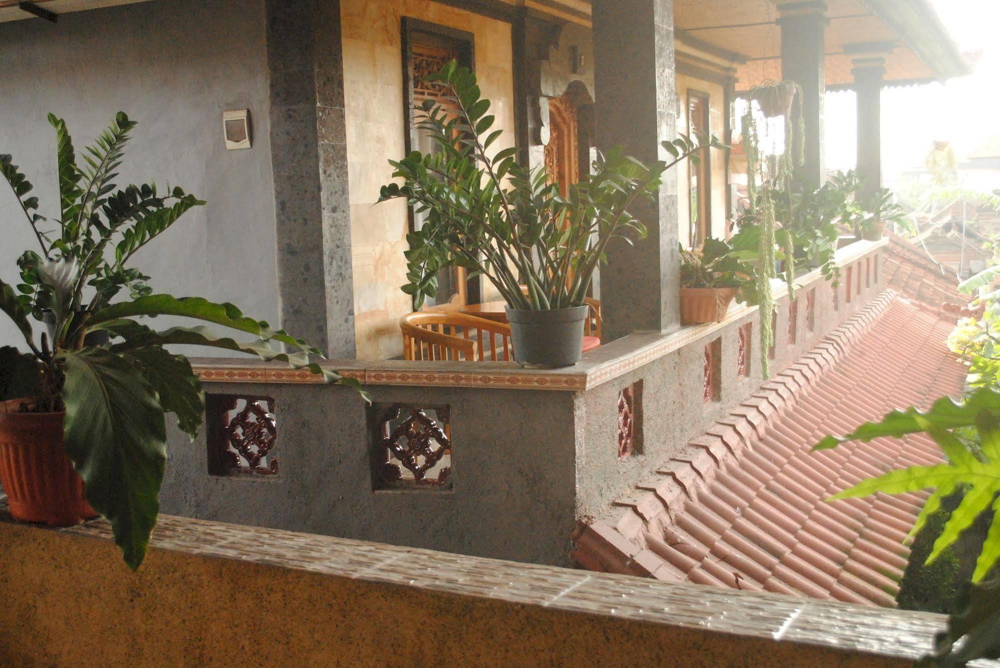 Jangkrik Homestay Ubud Buitenkant foto