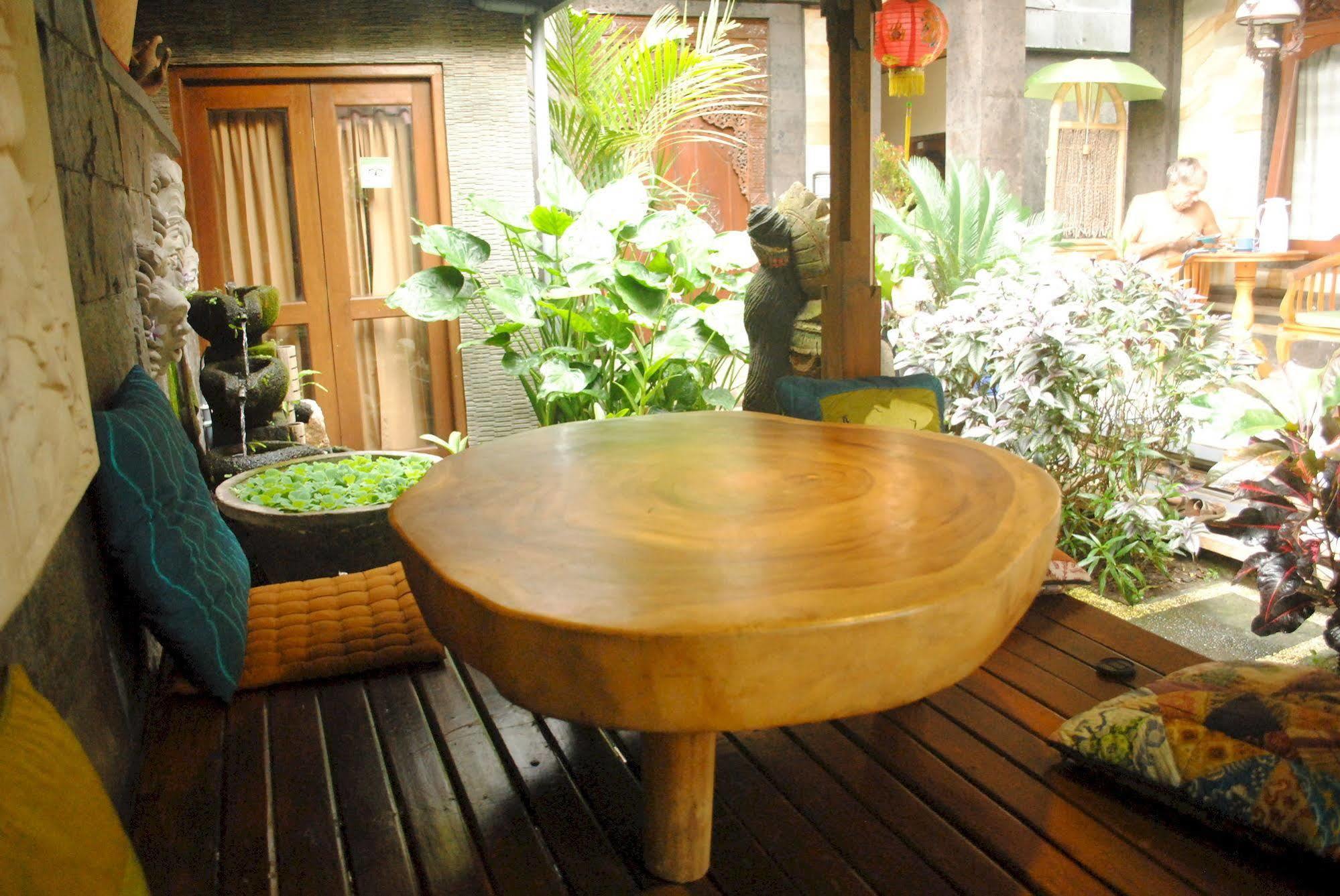 Jangkrik Homestay Ubud Buitenkant foto