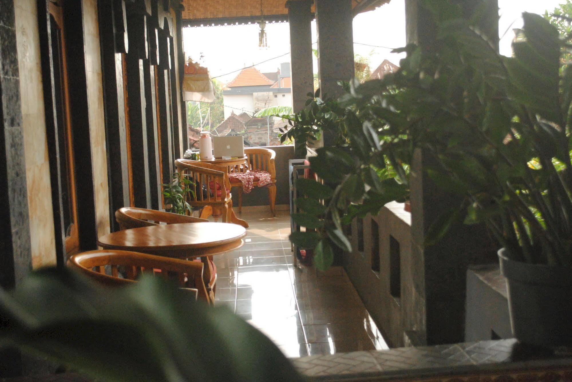 Jangkrik Homestay Ubud Buitenkant foto